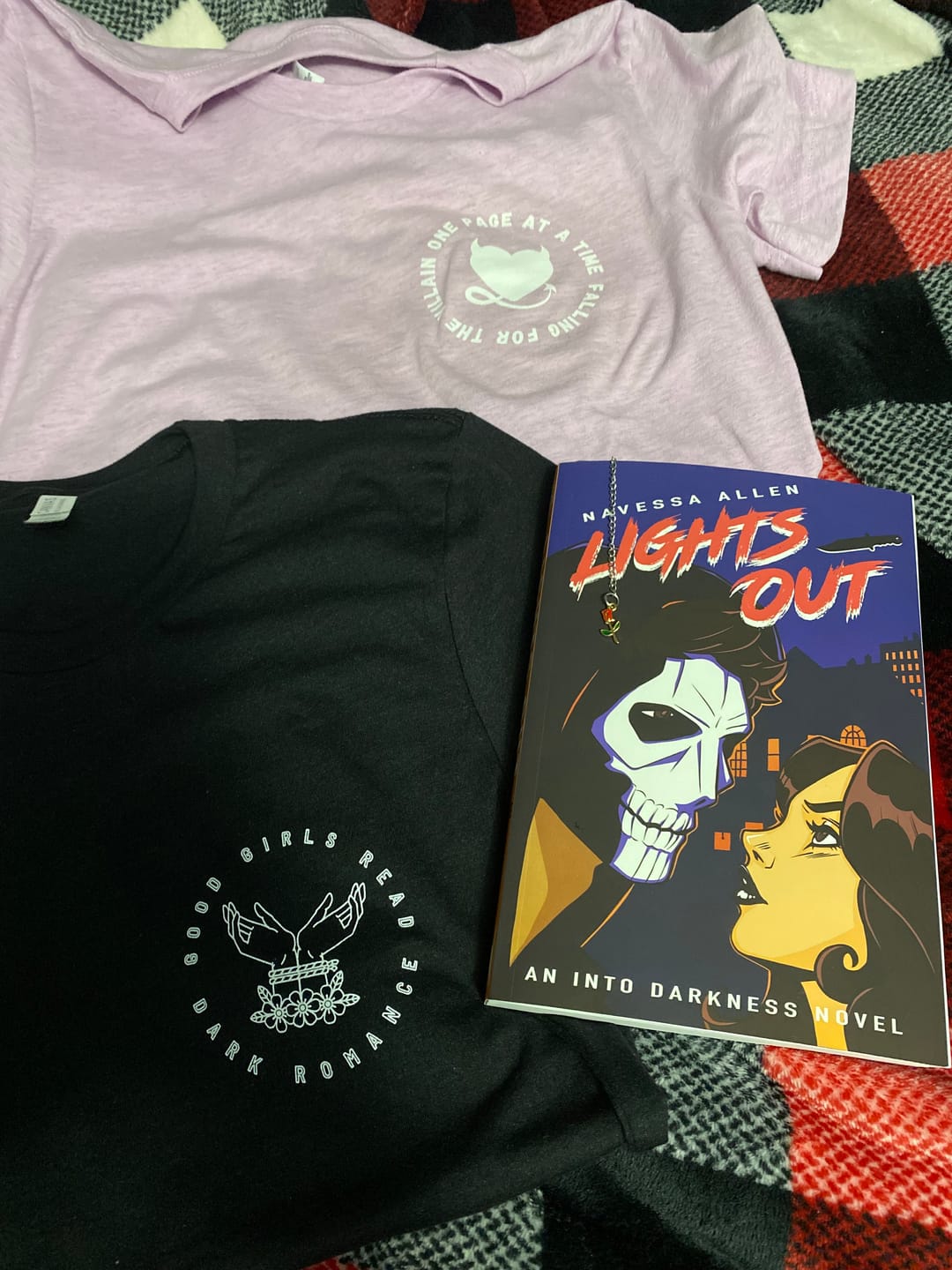 Customer photo review of falling for the villain one page at a time t-shirt