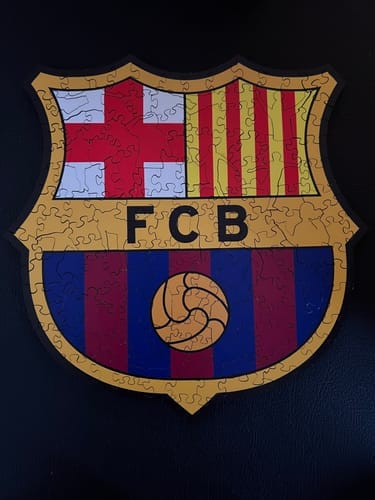 Customer photo review of FC Barcelona® Logo - Holzpuzzle