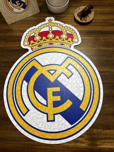Customer photo review of Real Madrid CF® Logo - Holzpuzzle