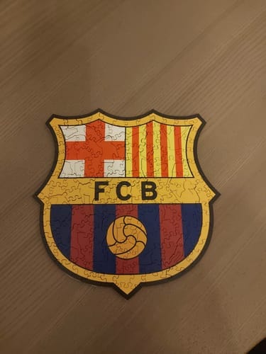 Customer photo review of FC Barcelona® Logo - Holzpuzzle