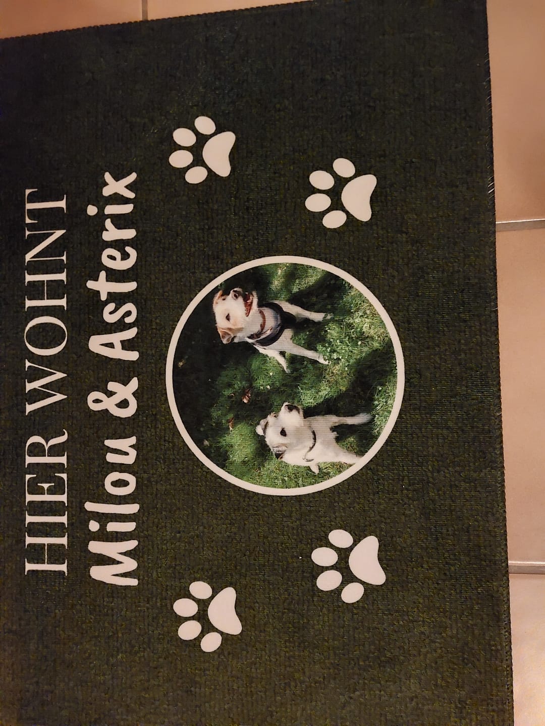 Customer photo review of Hier wohnt - Individuelle Haustier Fußmatte