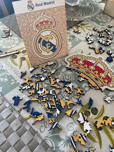 Customer photo review of Real Madrid CF® Logo - Holzpuzzle