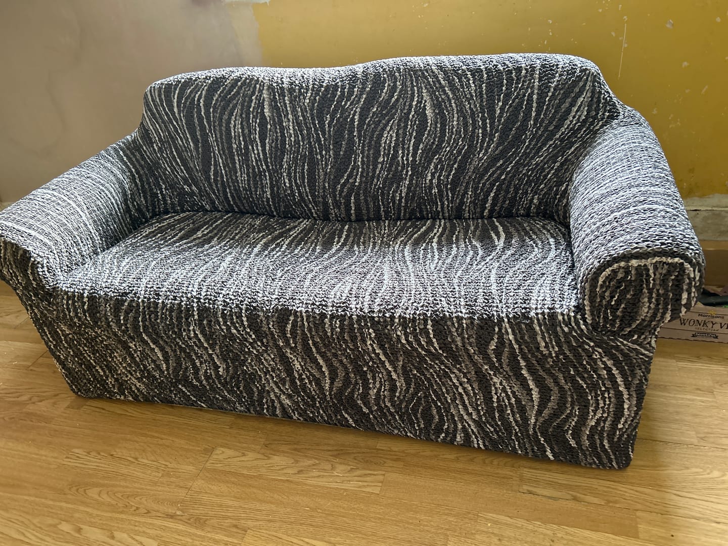 Customer photo review of 2 Seater Sofa Cover - Universo Grey, Microfibra Printed