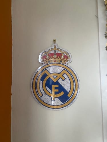 Customer photo review of Real Madrid CF® Logo - Holzpuzzle