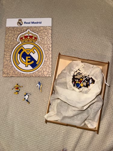 Customer photo review of Real Madrid CF® Logo - Holzpuzzle