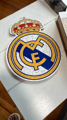 Customer photo review of Real Madrid CF® Logo - Holzpuzzle