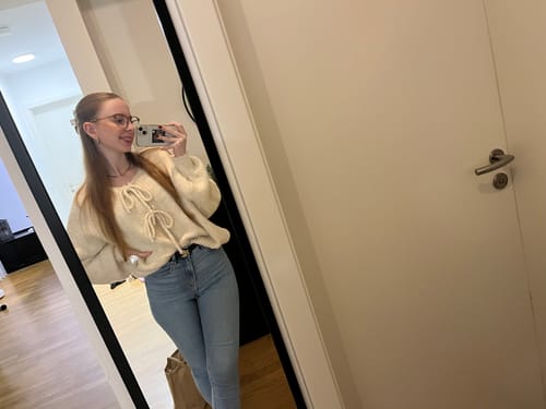 Customer photo review of Helena Schleifen Strickjacke - Creme