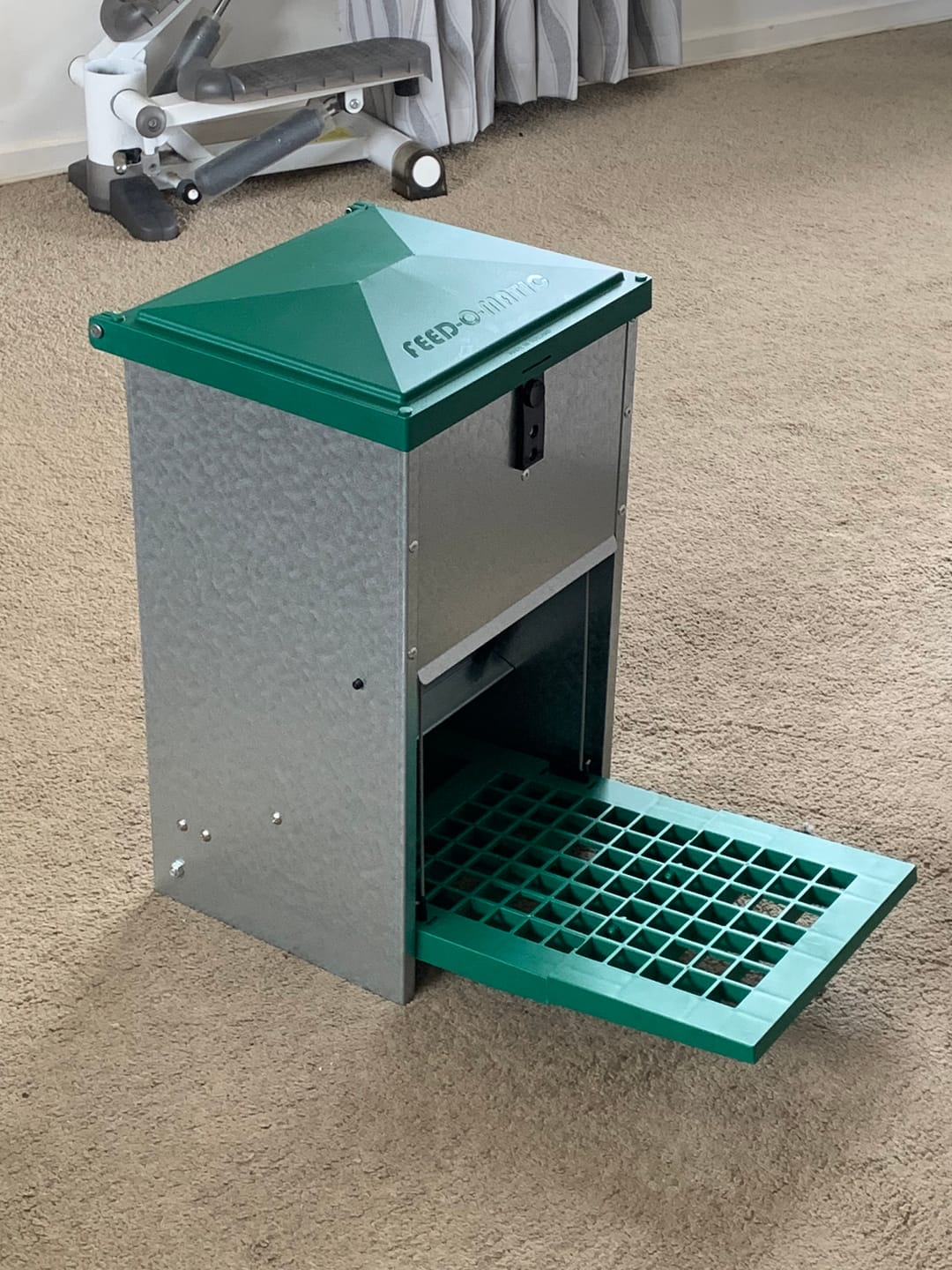 Customer photo review of Feed-o-Matic Automatic Chicken Feeder 8kg
