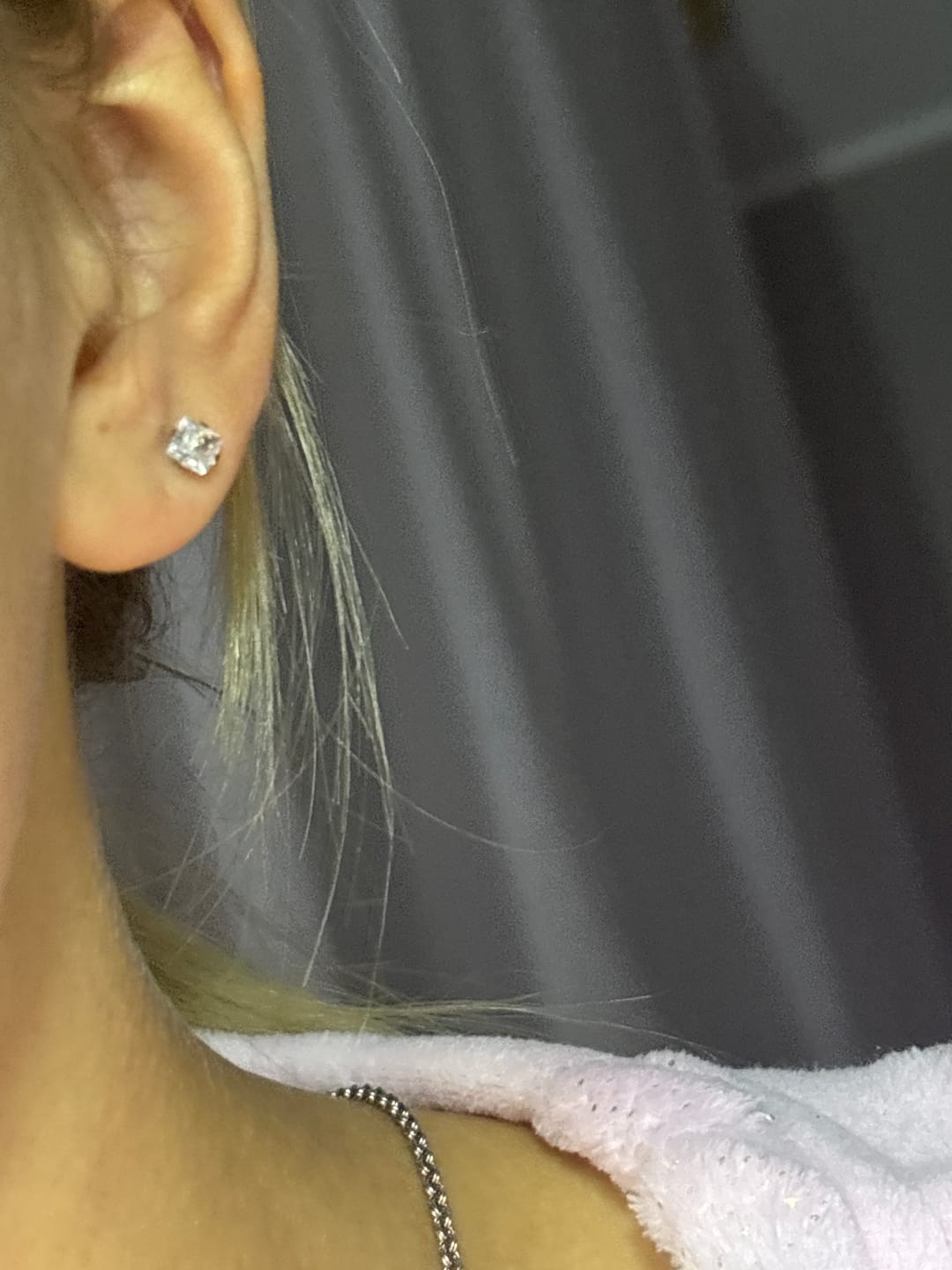 Customer photo review of Cube Stones Ohrstecker | 18K vergoldet