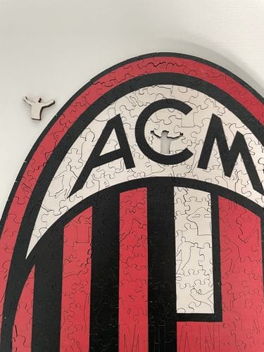 Customer photo review of AC Milan® Logo - Holzpuzzle
