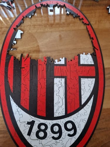 Customer photo review of AC Milan® Logo - Holzpuzzle