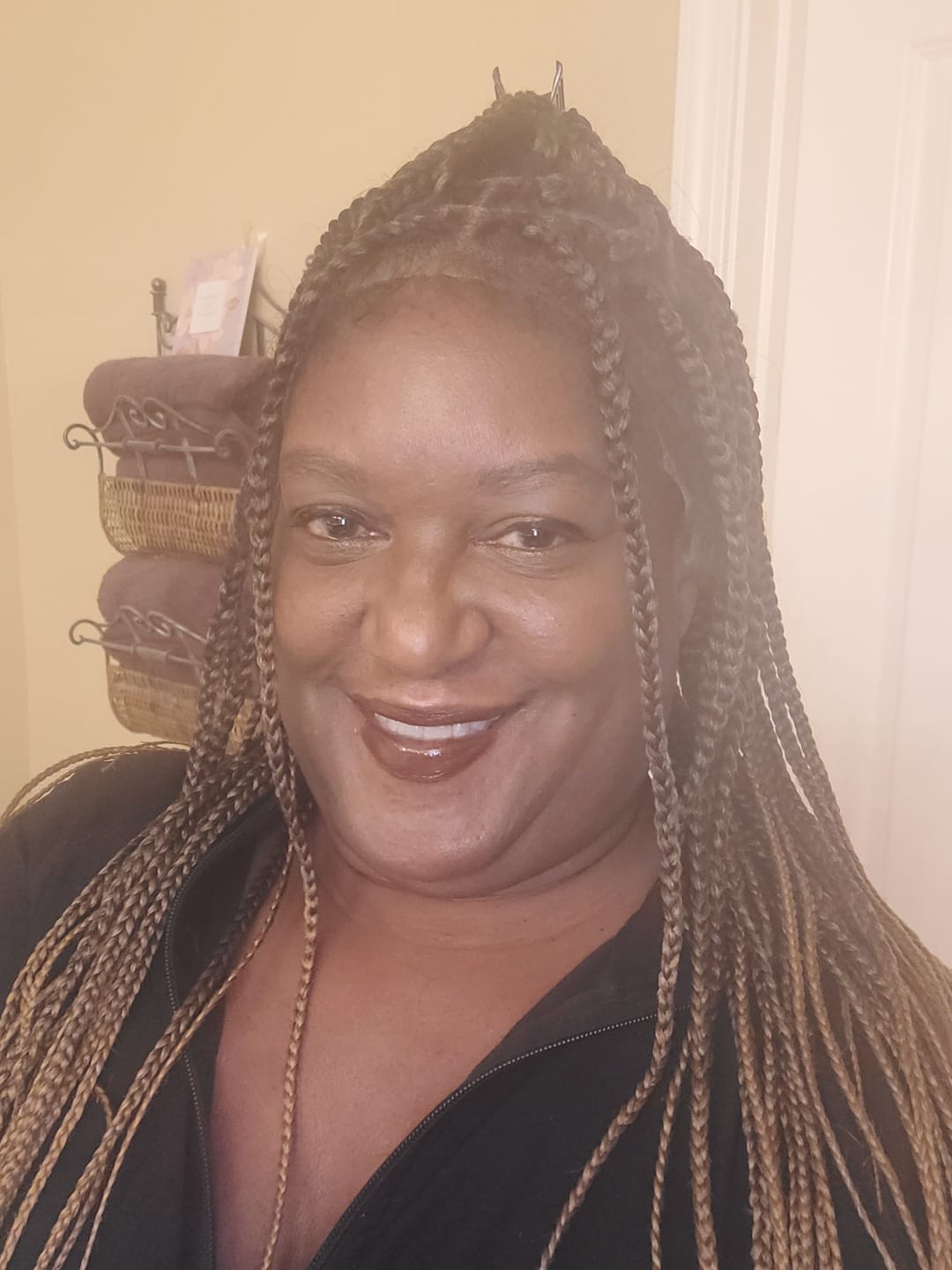 Customer photo review of Kora - Pre Bleached Human Hair Lace Lightweight Knotless Swiss HD Lace Box Braided Wig 100 Strands