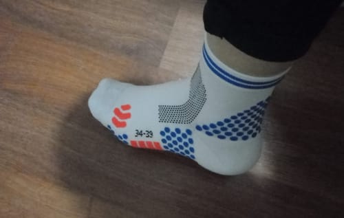 Customer photo review of Calcetin Compresivo RUN White puntos azules