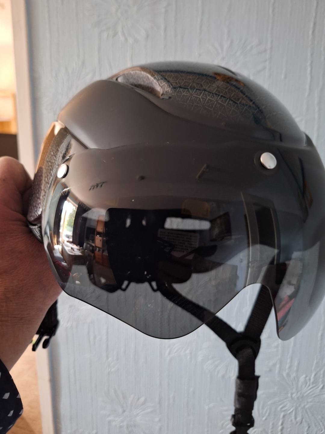 Customer photo review of Vakole Integrally Molded Bicycle Helmet with Magnetic Goggles