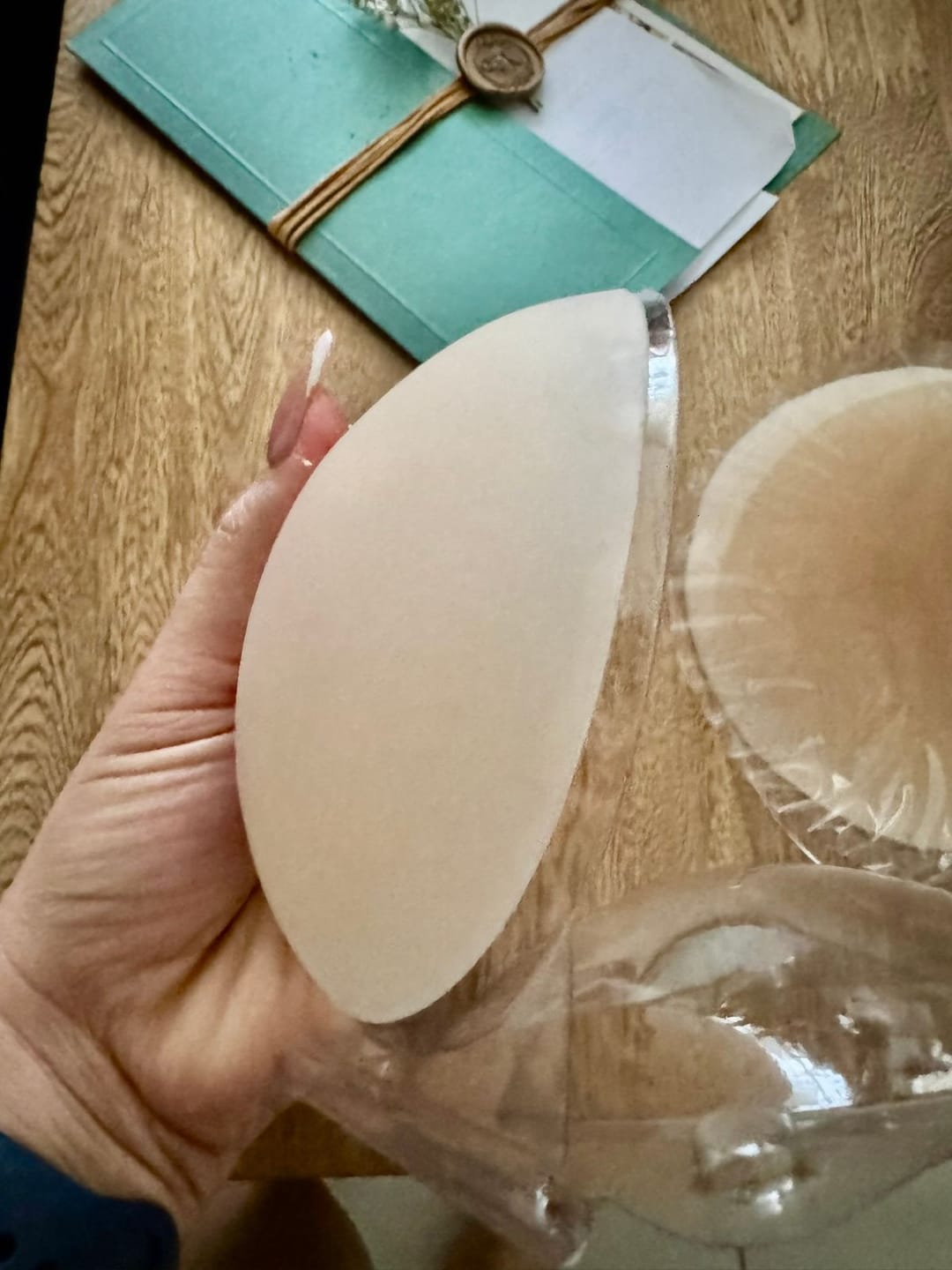Customer photo review of PLUS-Bare it All Nipple Covers - Cubre Pezones Circulares de Silicona Reutilizables