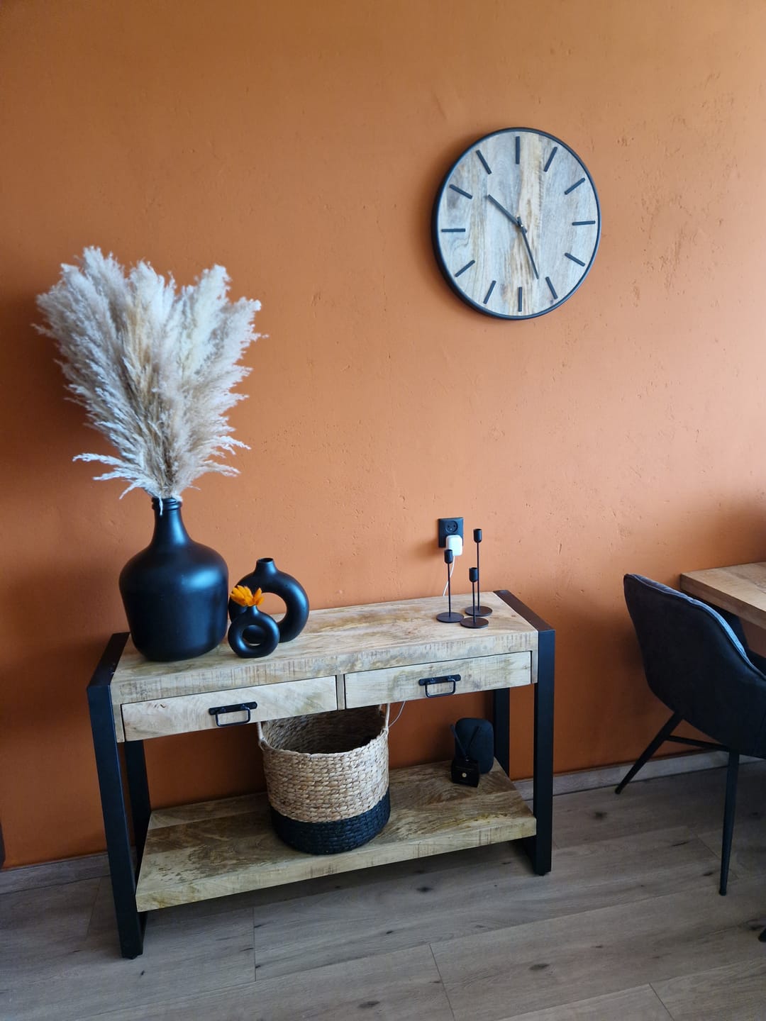Customer photo review of Klok Wandklok industrieel | Mangohout Staal | ø 50cm