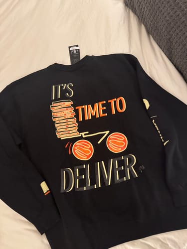 Customer photo review of WNBA Delivery Crew
