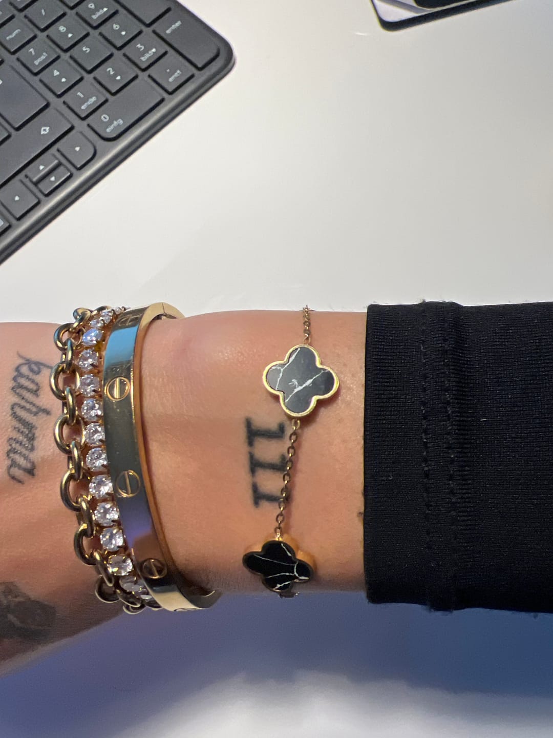 Customer photo review of Clover Marmor Armband | 18K vergoldet
