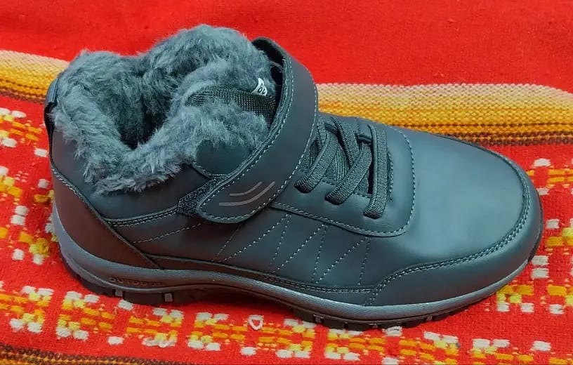Customer photo review of FrostFit - schmerzlindernder, wasserdichter & isolierter Barfußschuh