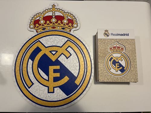 Customer photo review of Real Madrid CF® Logo - Holzpuzzle