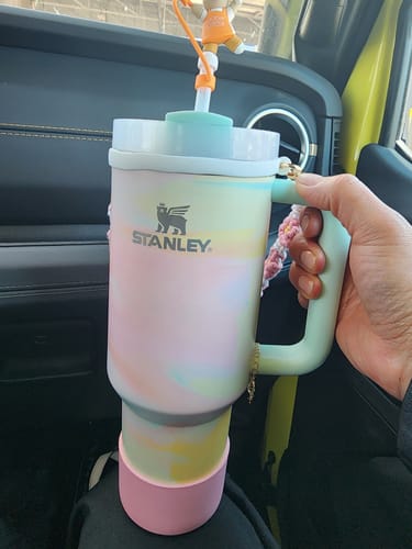 Customer photo review of Stanley Quencher H2.0 Flowstate™ Tumbler Brushstroke | 1.1 L