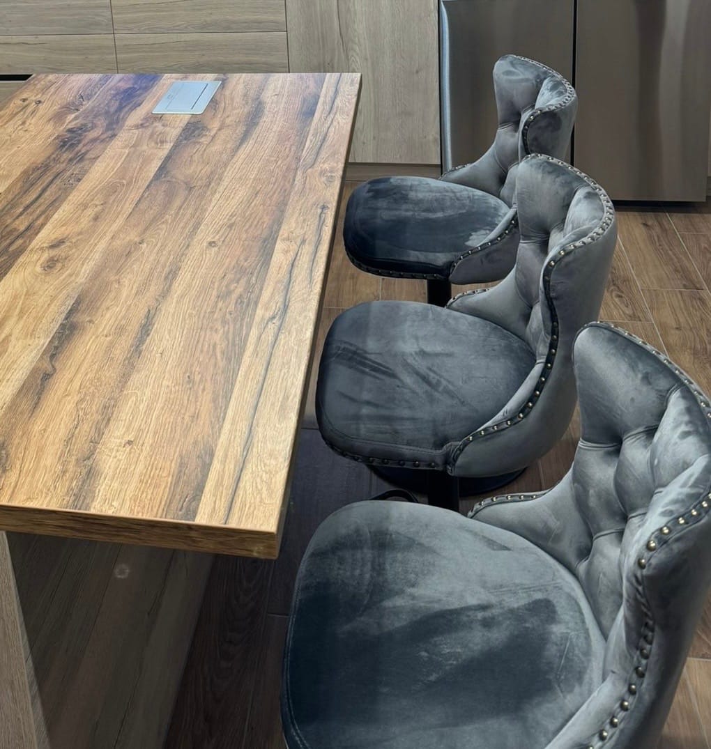 Customer photo review of Scaun bar H117, gri/negru, stofa catifelata/otel, 47x52x96/118 cm