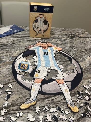 Customer photo review of Lionel Messi - Wooden Puzzle