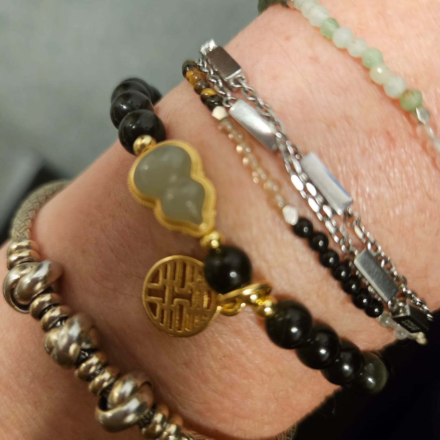 Customer photo review of Natural Black Obsidian Hetian Jade Gourd Double Happiness Strength Bracelet