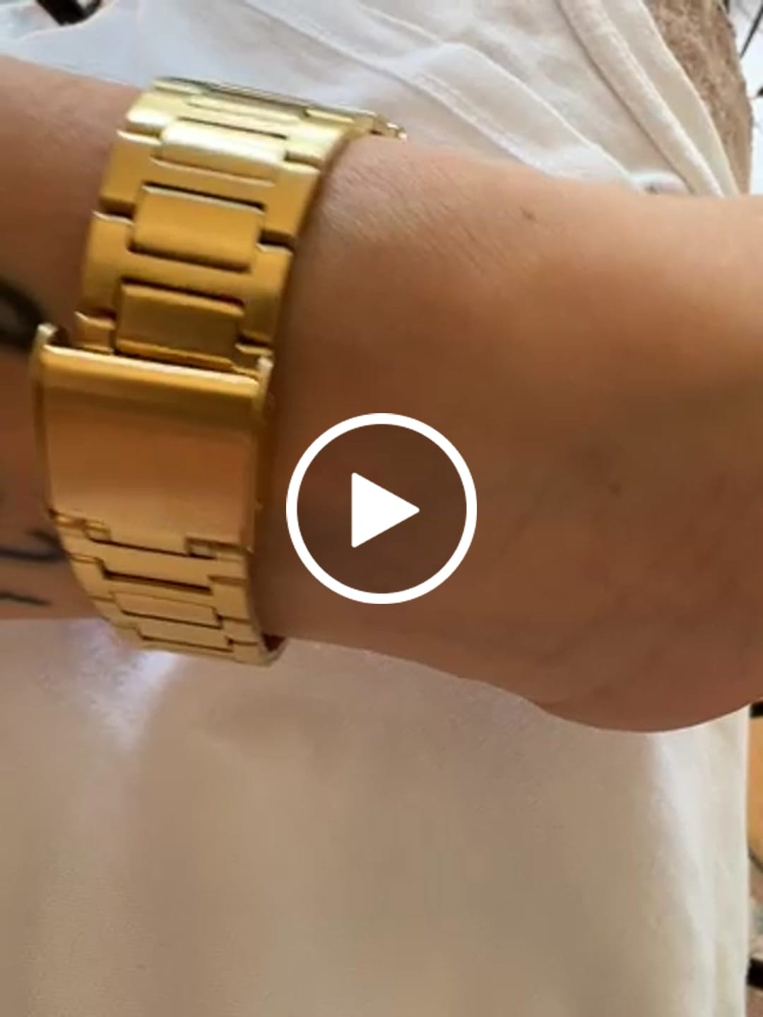 Customer video review of Reloj Digital Vintage Brillo ~ Oro