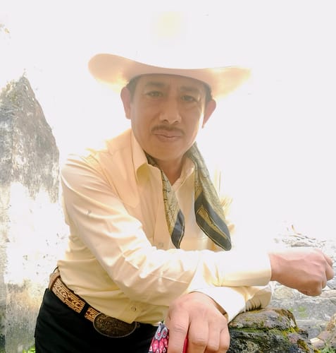 Customer photo review of Camisa Vaquera Clásica en Corte Americano