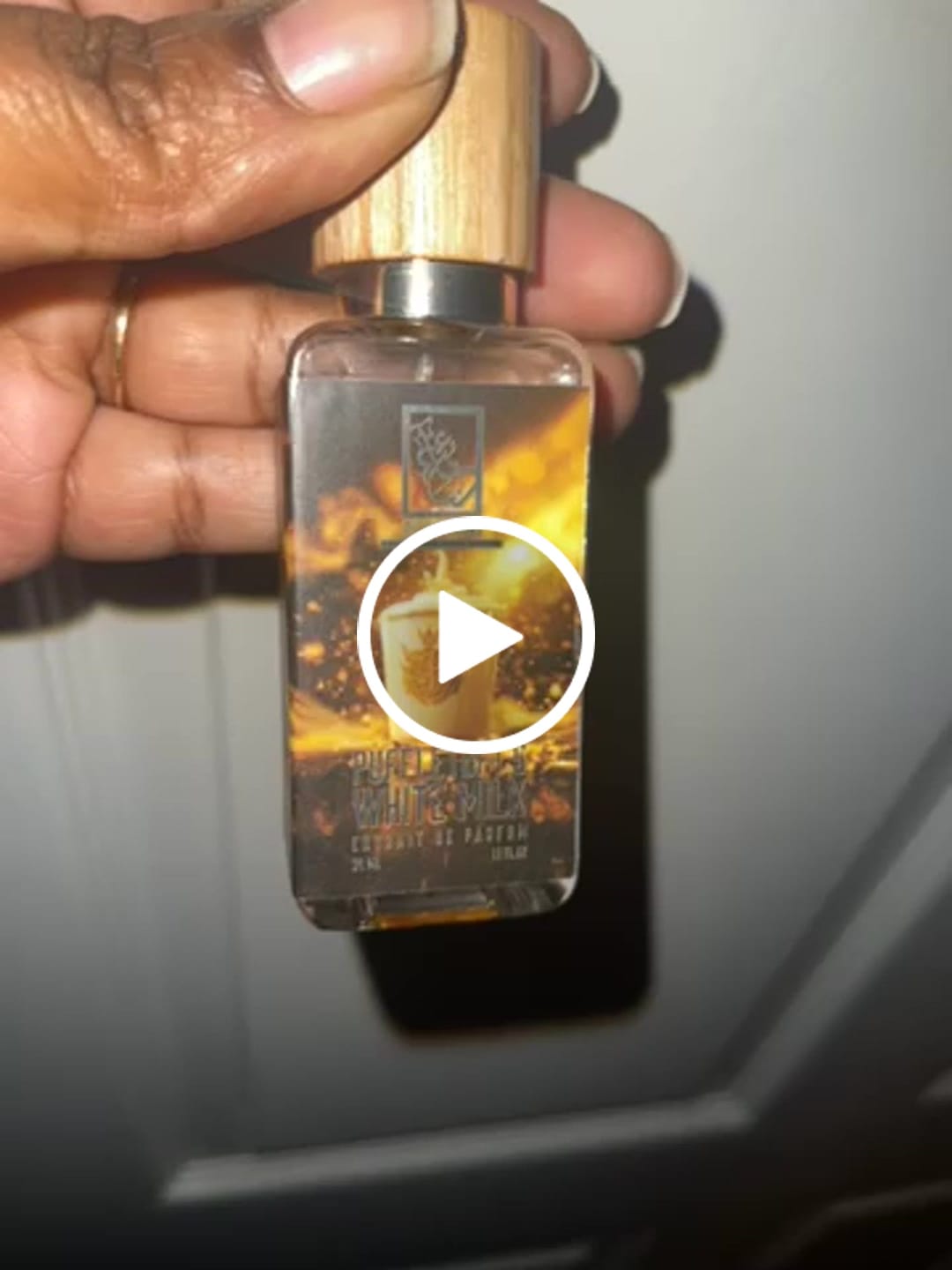 Customer video review of Puffletuft's White Milk