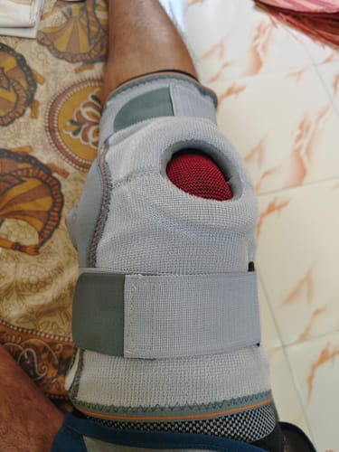 Customer photo review of Stretchable Hinged Elastic with Open Patella | Ideal moderate support to provide Knee Pain Relief | Color - Grey (Single Piece)