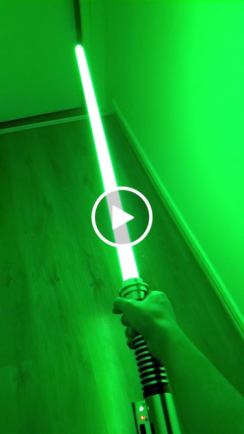 Customer video review of Luke Skywalker 2.0 Lightsaber