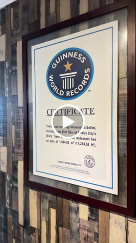 Customer video review of Menú Golden 30 Años