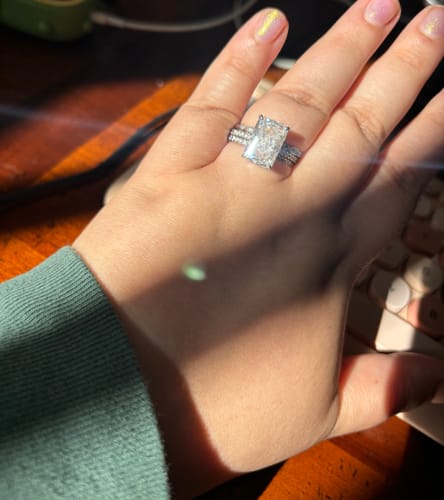 Customer photo review of 7.0Ct Simulated Diamond Radiant Cut Engagement Ring Promise Rings In Sterling Silver