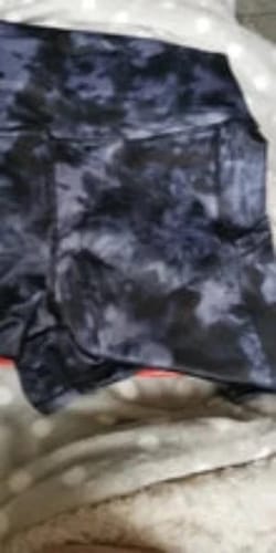 Customer photo review of Orion's Capris Cropped Leggings