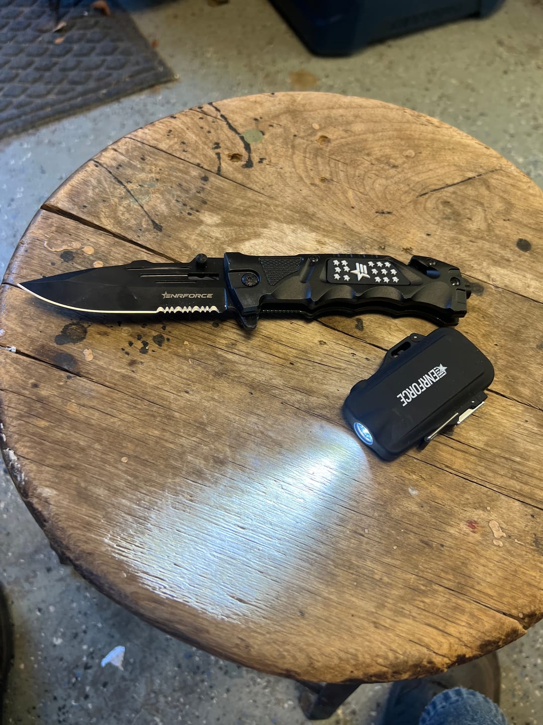 Customer photo review of Knife + Lighter Bundle