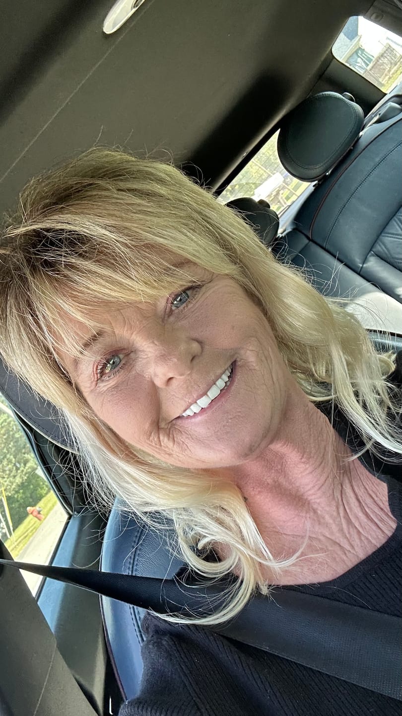 Customer photo review of Full Shine Clip in Extensions 100% Remy Human Hair Balayage Blonde (#18/22/60)