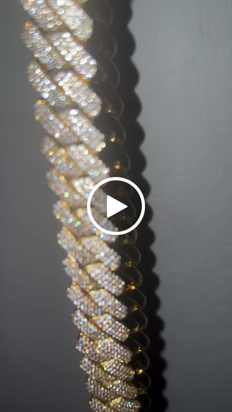 Customer video review of 20mm Monaco Chain - Gold