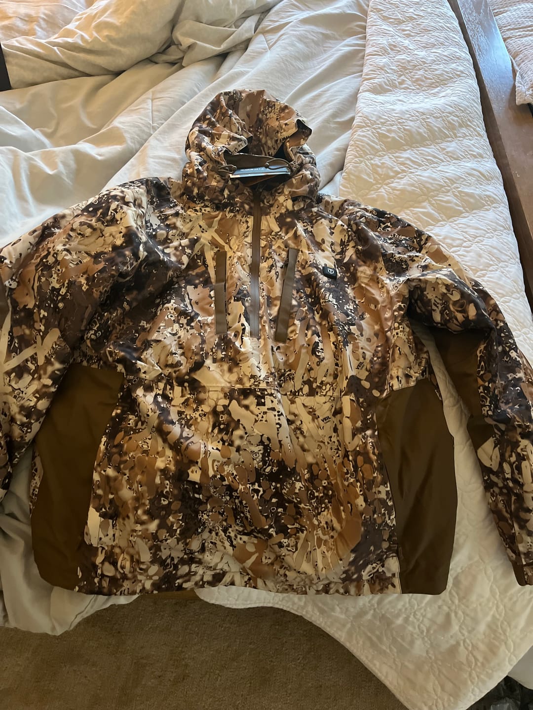 Customer photo review of TIDEWE Men’s Heated Duck Hunting Jacket with Fleece Lining, Waterproof 1/2 Zip Jacket for Hunting (Veil Avayde Camo, Size S-XXXL)