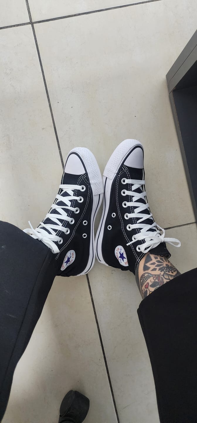 Customer photo review of Zapatillas Converse Chuck Taylor Hi Negro