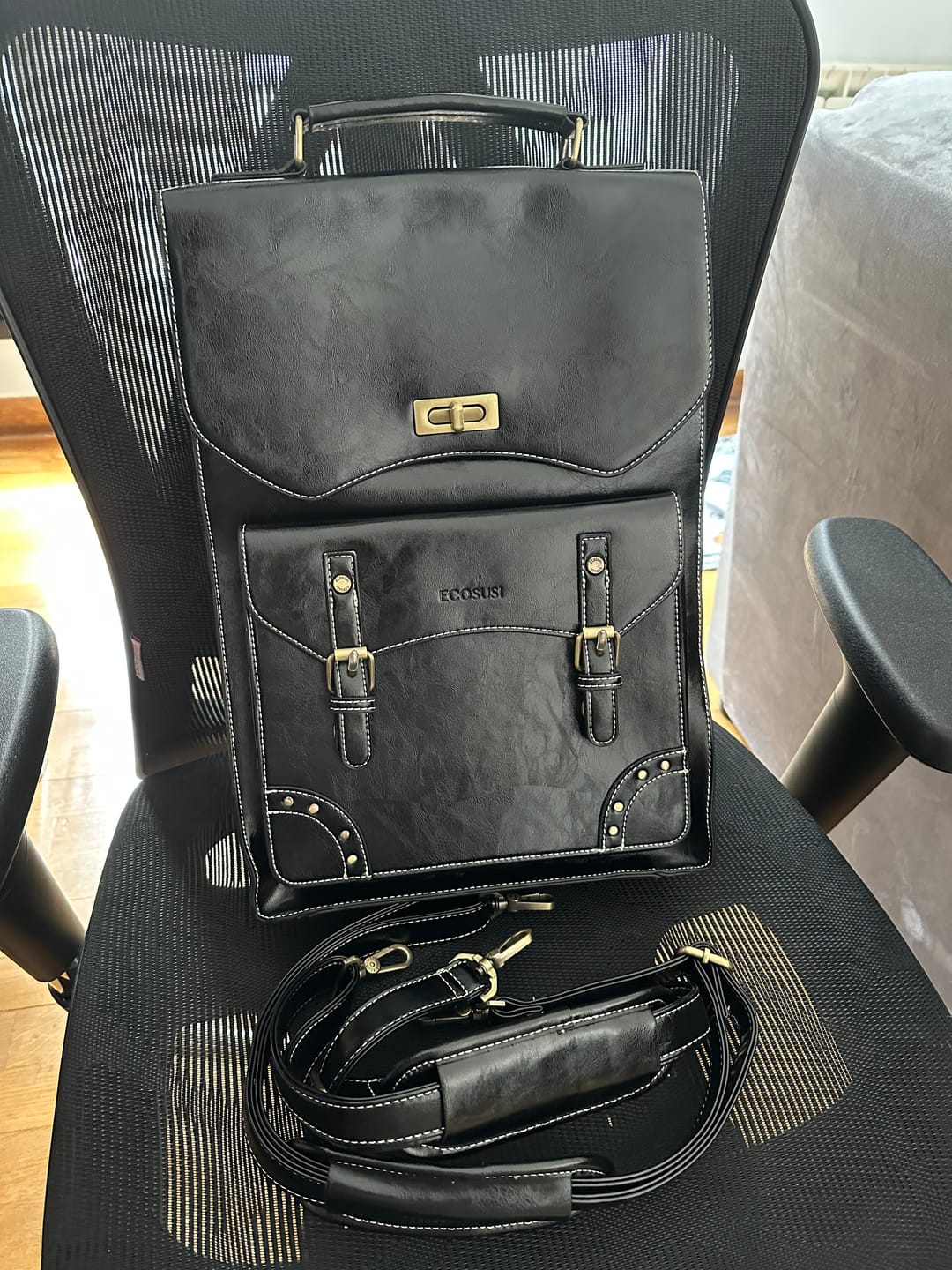Customer photo review of Wilder Vintage Leather 15.6-inch Laptop Backpack