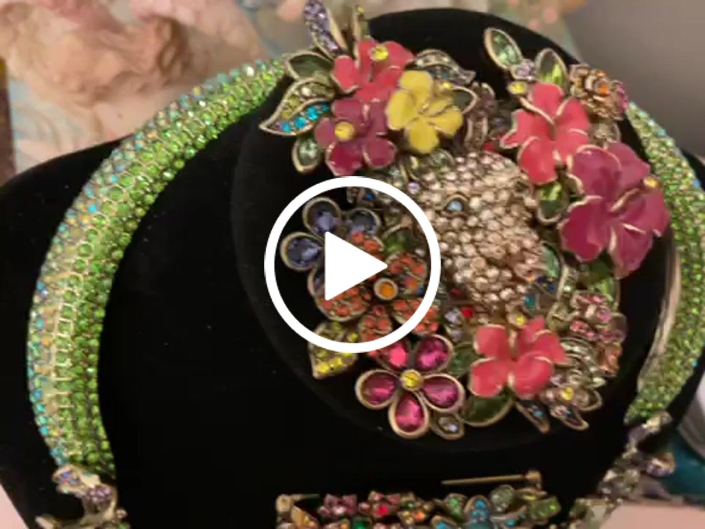 Customer video review of HEIDI DAUS®"Fiercely Floral" Crystal & Enamel Floral Lion Pin