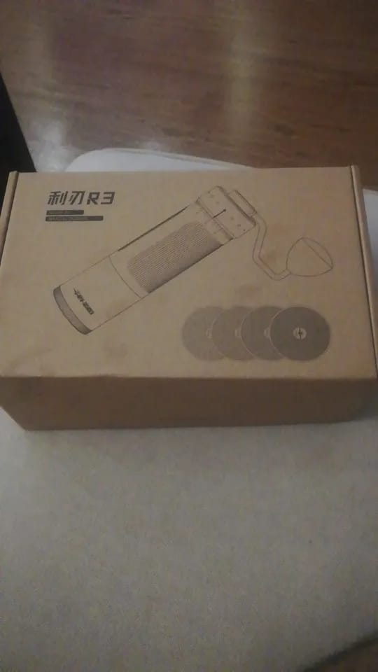 Customer photo review of MHW-3BOMBER Blade R3 Manual Coffee Grinder