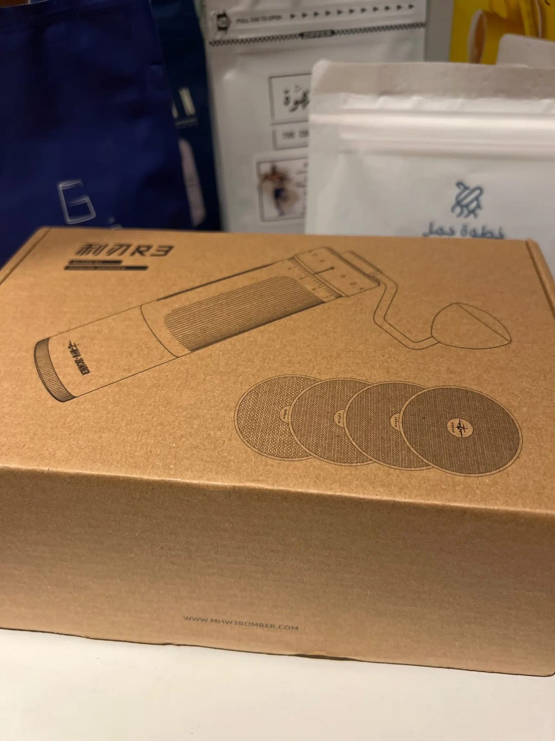 Customer photo review of MHW-3BOMBER Blade R3 Manual Coffee Grinder