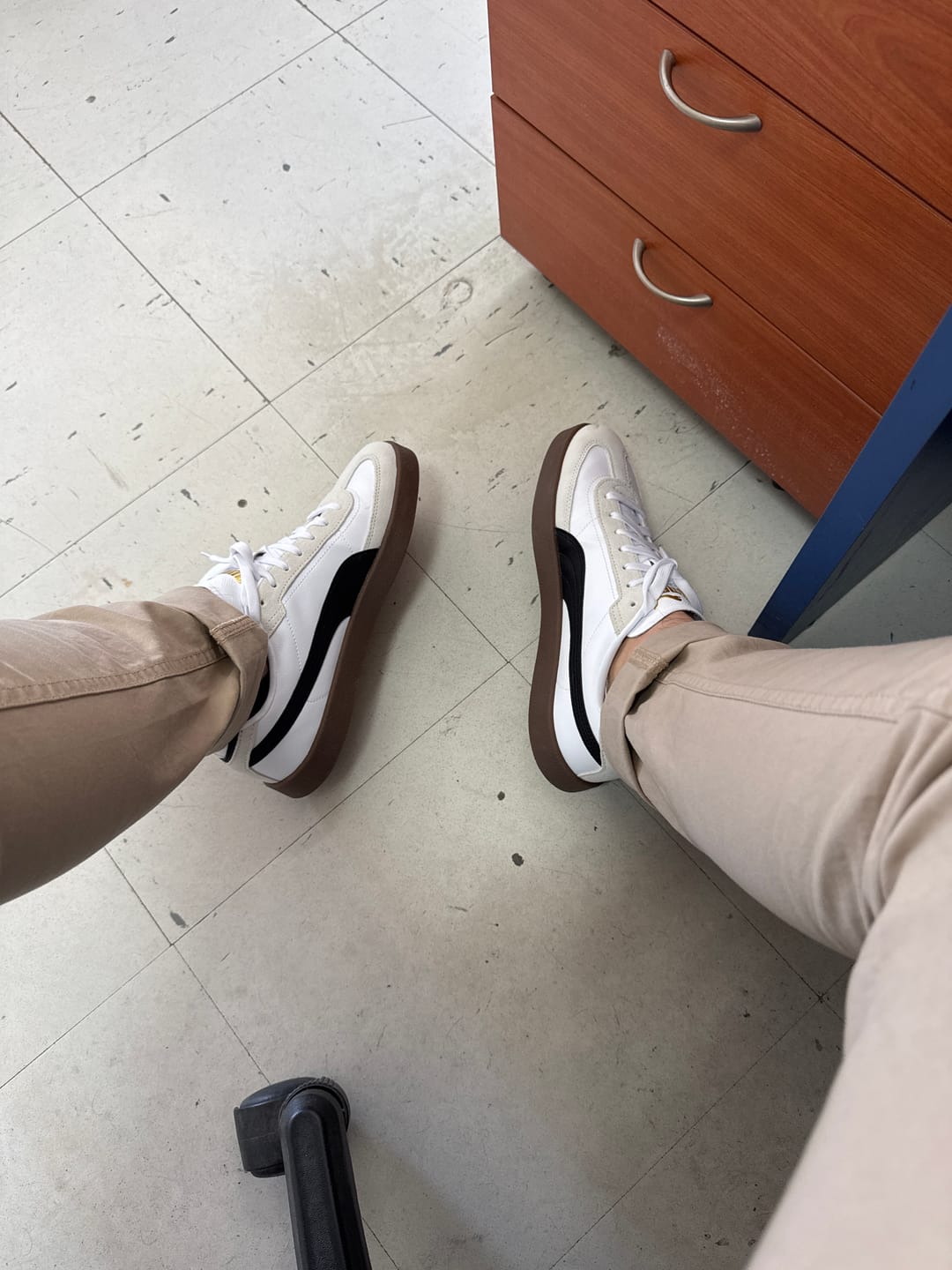 Customer photo review of Zapatillas Puma Club II Era Hombre Blanco