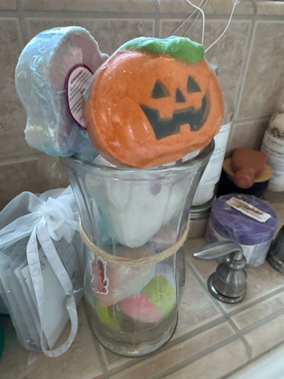 Customer photo review of HALLOWEEN Bath Bombs Gift Box with Holiday Themed Bombs - 8 ct