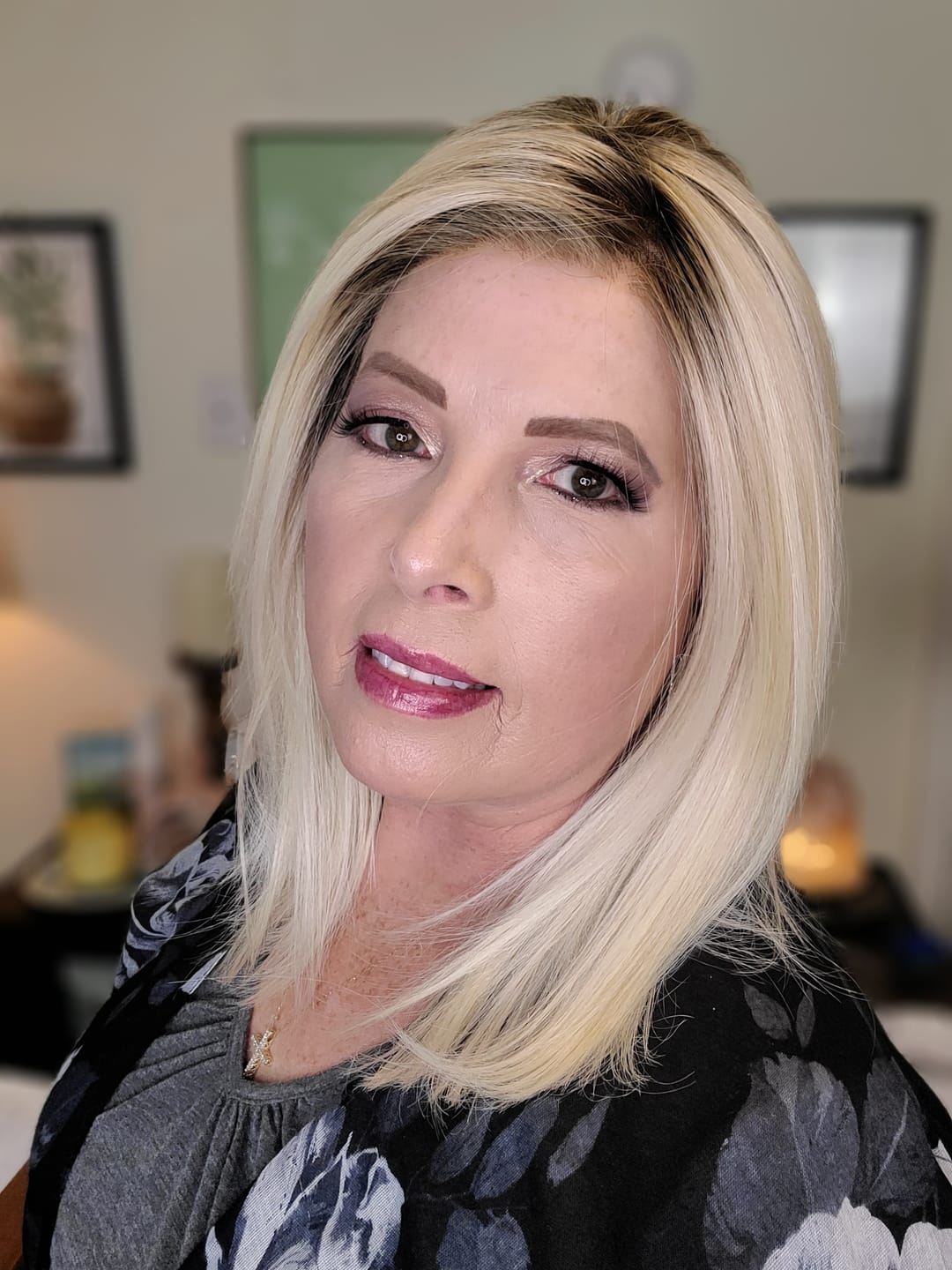 Customer photo review of SHOW STOPPER - Hollywood Blonde