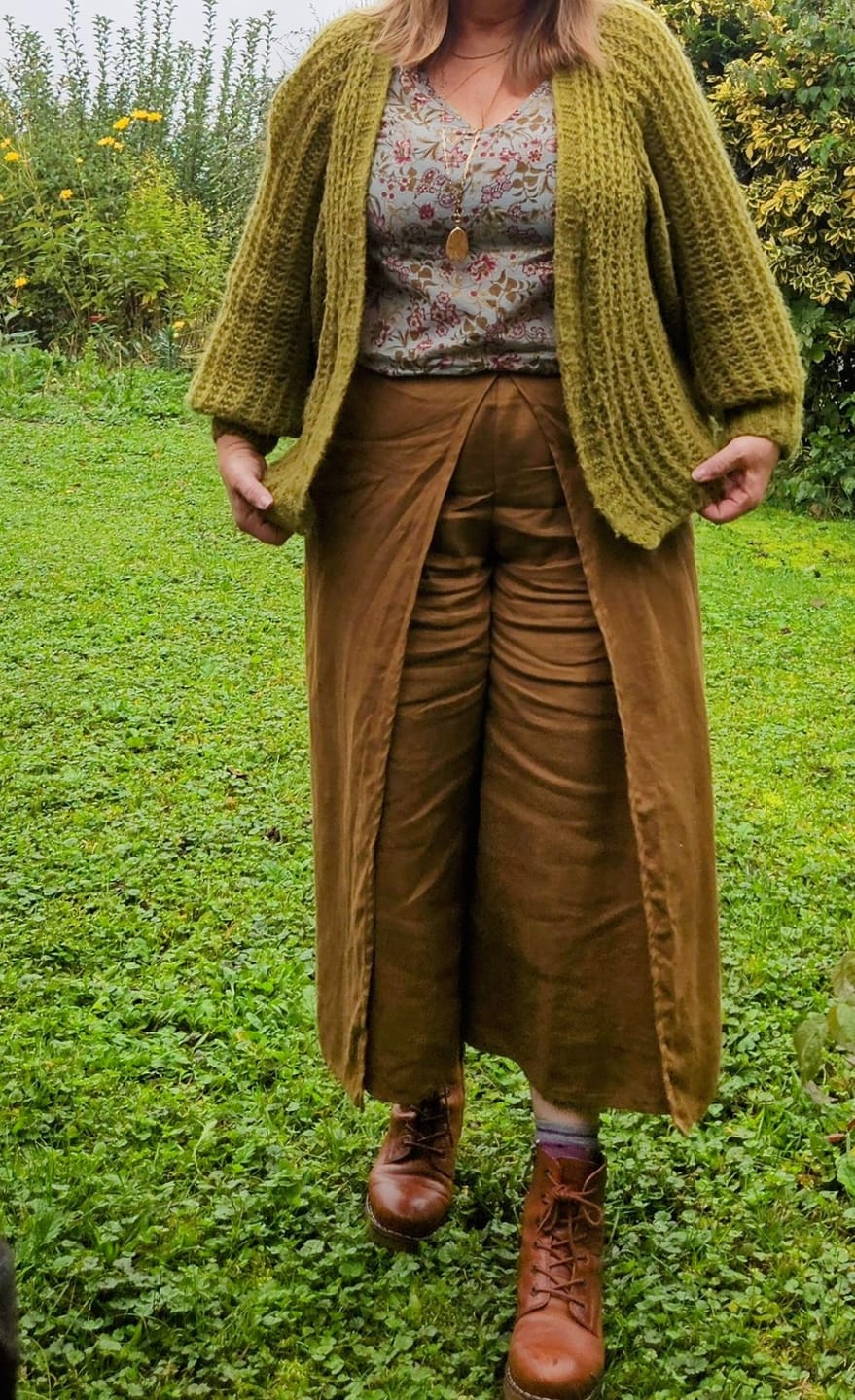Customer photo review of Pantalon drapé Mathilde - lin vert kiwi