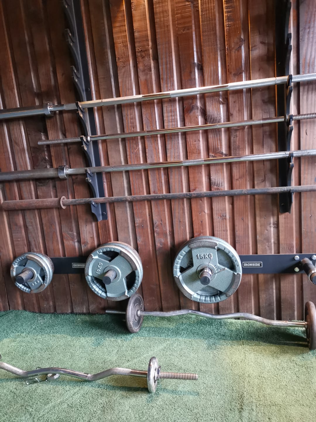 Customer photo review of Rack Pared para Discos Olímpicos IRONSIDE